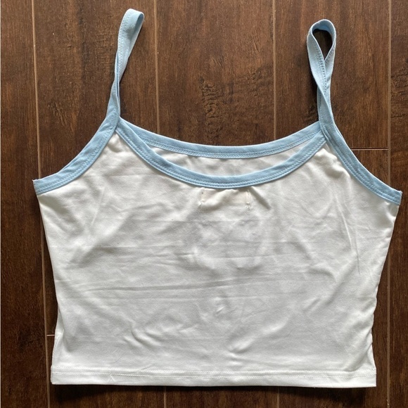 Romwe White with Embroidered Butterfly Cropped Tank size Small - Picture 2 of 10